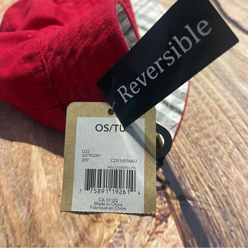 CANADIA Canada reversible bucket hat red/plaid. NWT